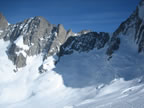Travers&eacute;e de la br&egrave;che Puiseux : face ouest des petites Jorasses