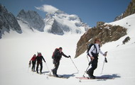 ski de randonn&eacute;e et raids &agrave; skis avec un guide de haute-montagne
