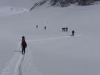 Raid à ski Gemmi - Wildstrubel : descente du Wildstrubel sur Engstligenalp par l'Ammertengletscher