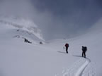 Raid à ski Gemmi - Wildstrubel : descente du Wildstrubel sur Engstligenalp par l'Ammertengletscher