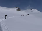 Raid à ski Gemmi - Wildstrubel : descente du Wildstrubel sur Engstligenalp par l'Ammertengletscher