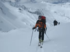 Raid à ski Gemmi - Wildstrubel : descente du Wildstrubel sur Engstligenalp par l'Ammertengletscher