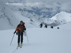 Raid à ski Gemmi - Wildstrubel : descente du Wildstrubel sur Engstligenalp par l'Ammertengletscher