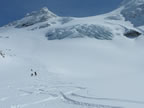Raid à ski Gemmi - Wildstrubel : descente du Wildstrubel sur Engstligenalp par l'Ammertengletscher